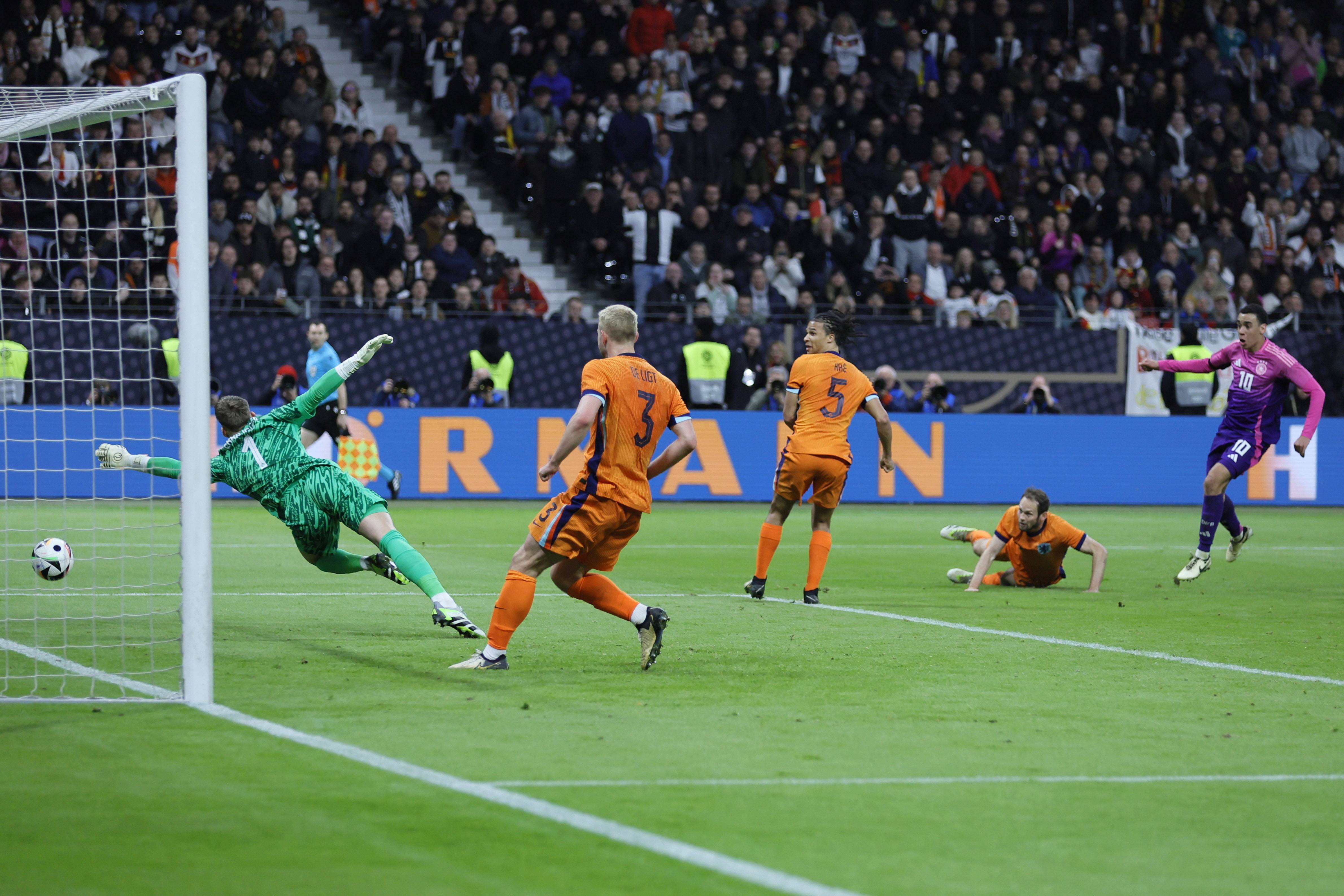 比赛则显得 比赛则显得